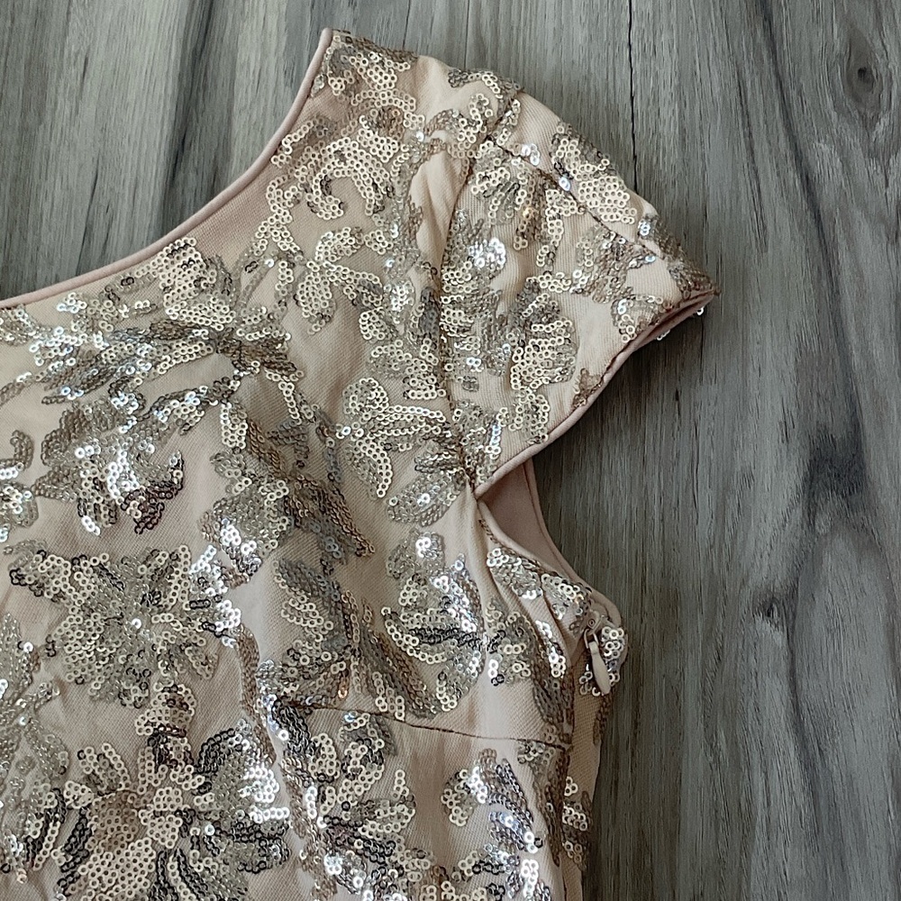 Calvin Klein Gold Sequin Formal Mini Dress Scop back excellent condition size 2 - Picture 7 of 12